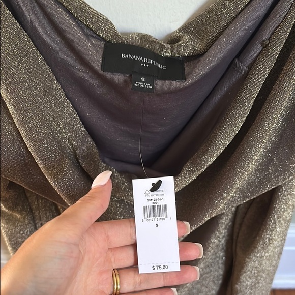Banana Republic Gold Shimmer off the shoulder top - Picture 2 of 3